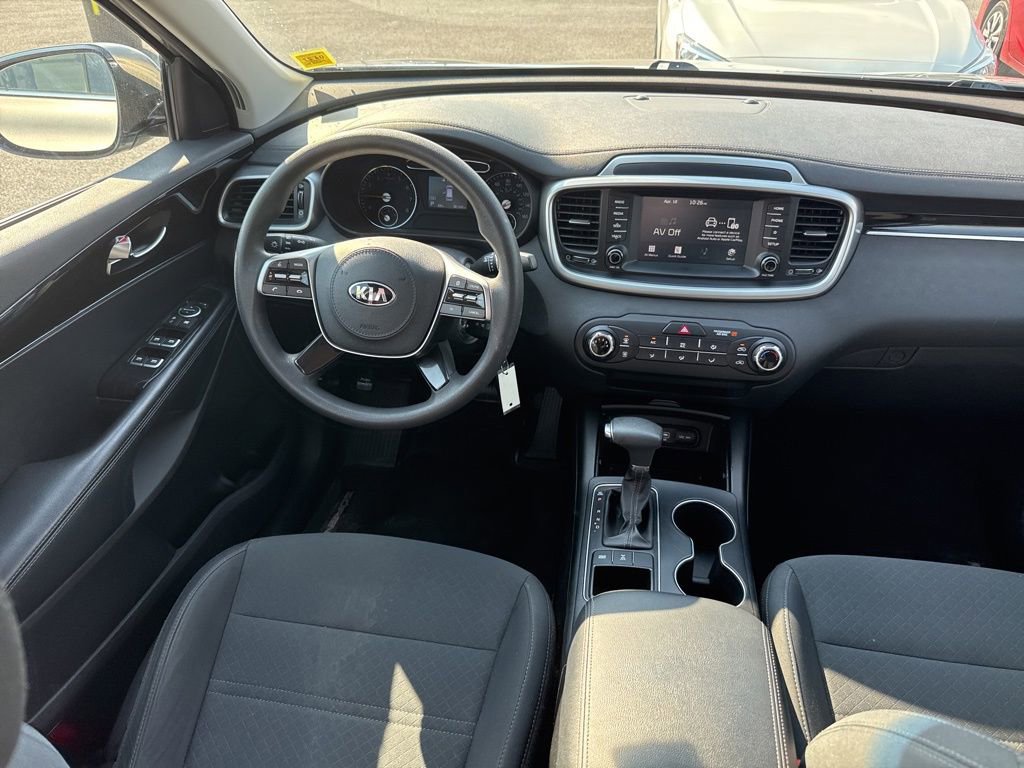 Used 2019 Kia Sorento LX image 11