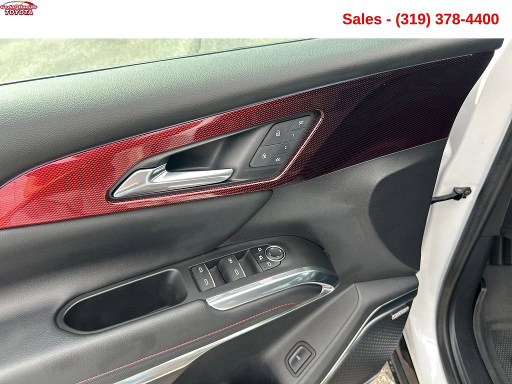 Used 2024 Chevrolet Traverse RS image 11