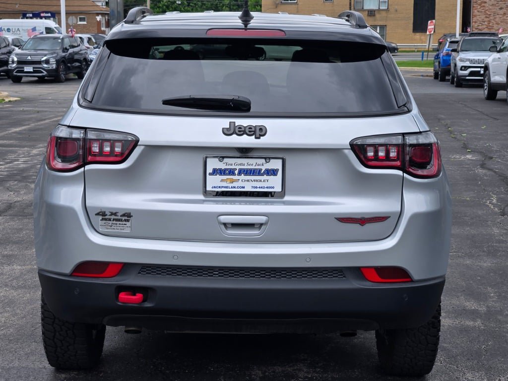 Used 2025 Jeep Compass Trailhawk AWD/4WD image 13