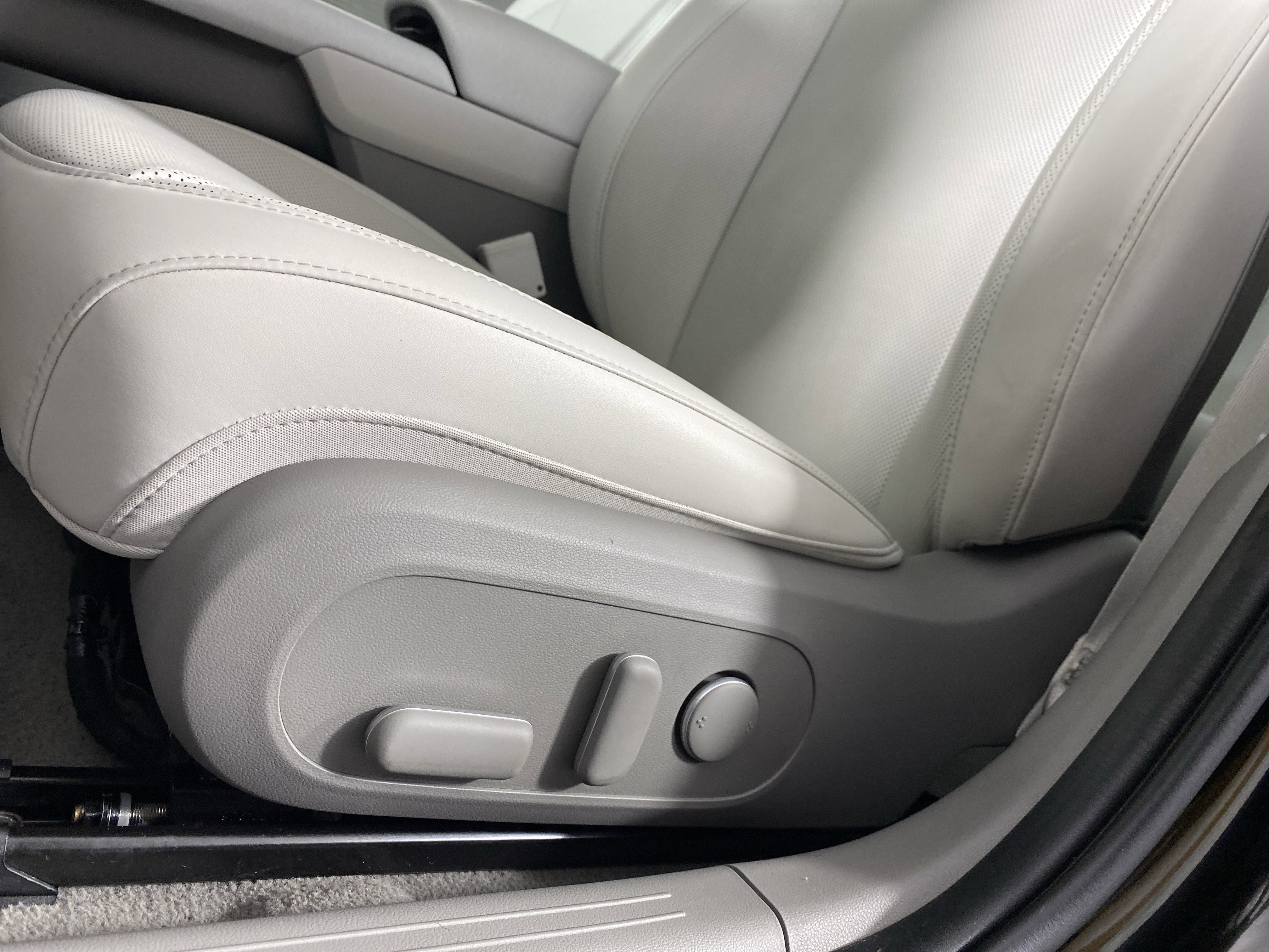 Used 2024 Hyundai Ioniq 6 SEL image 19