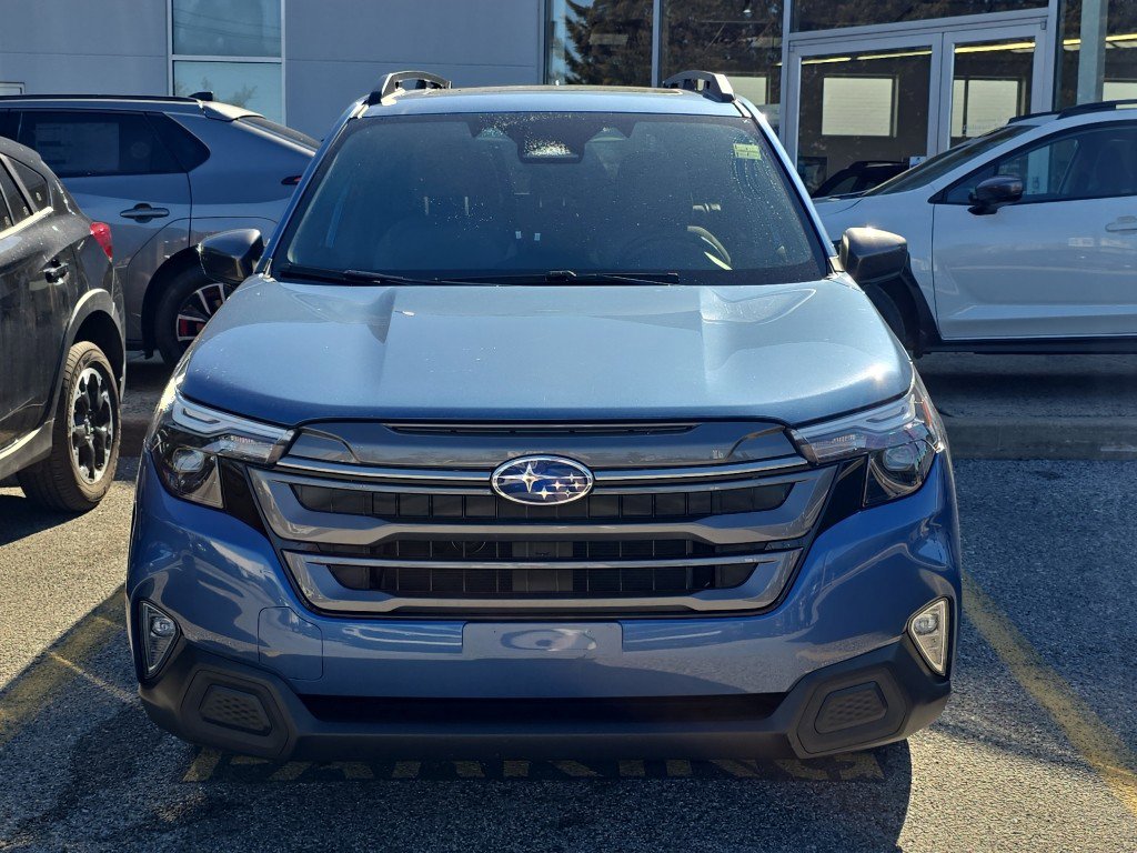 Used 2025 Subaru Forester Premium image 3