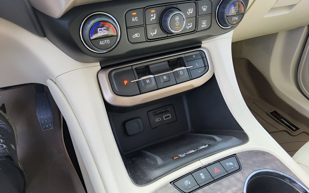 Used 2023 GMC Acadia Denali w/ Denali Technology Package AWD/4WD image 15