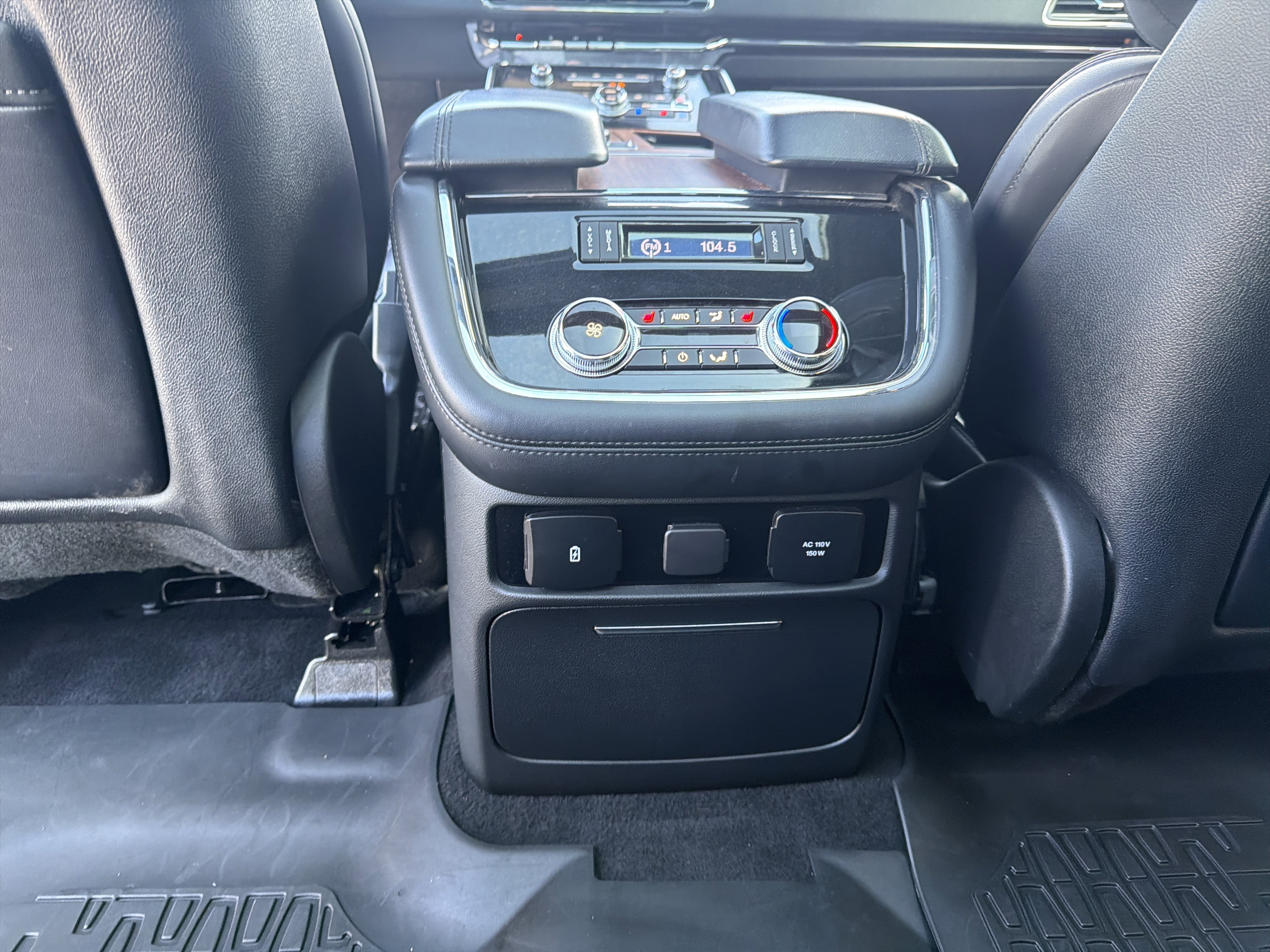 Used 2019 Lincoln Navigator Reserve AWD/4WD image 25