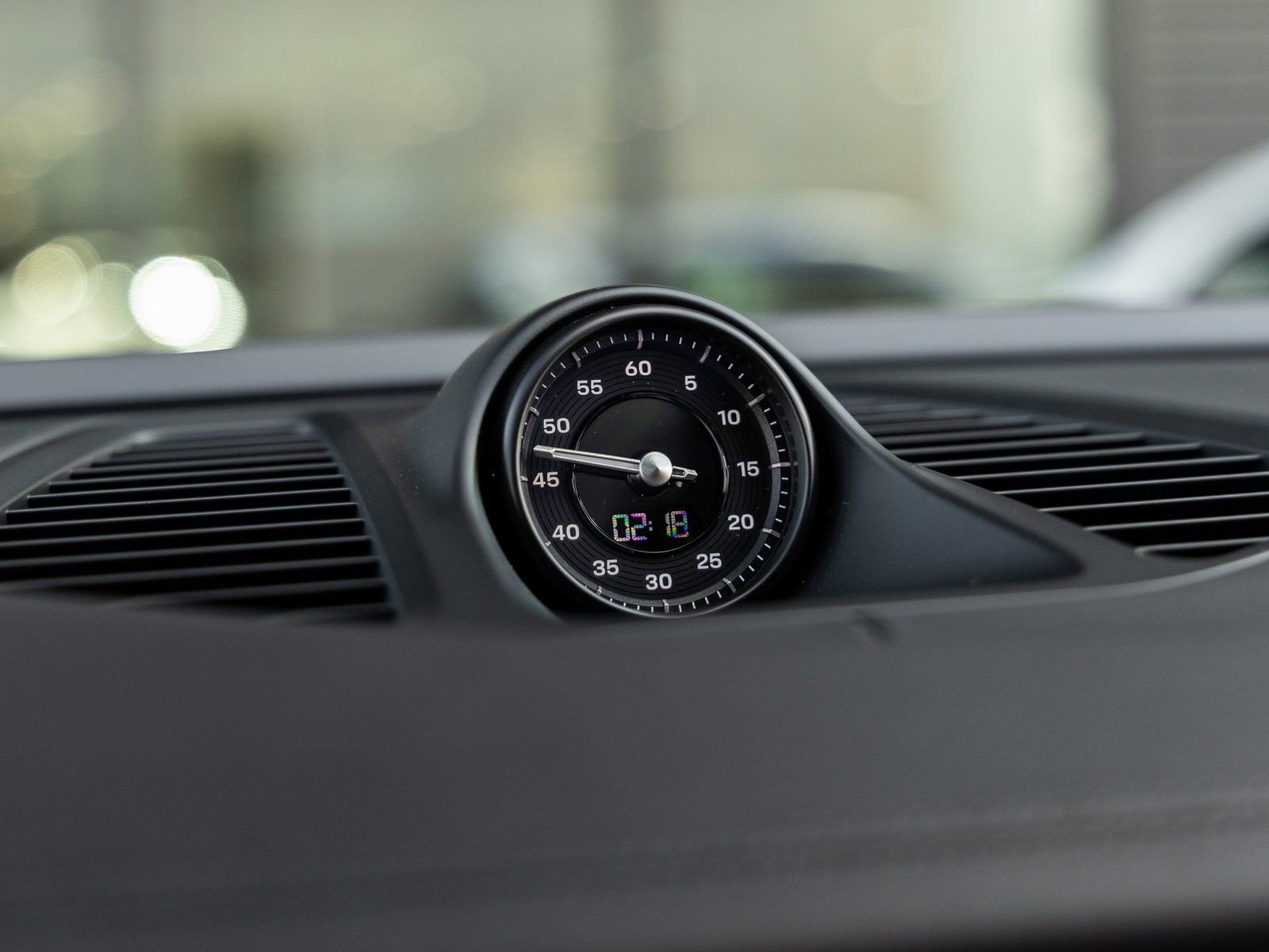 New 2025 Porsche Macan 4S Electric image 31