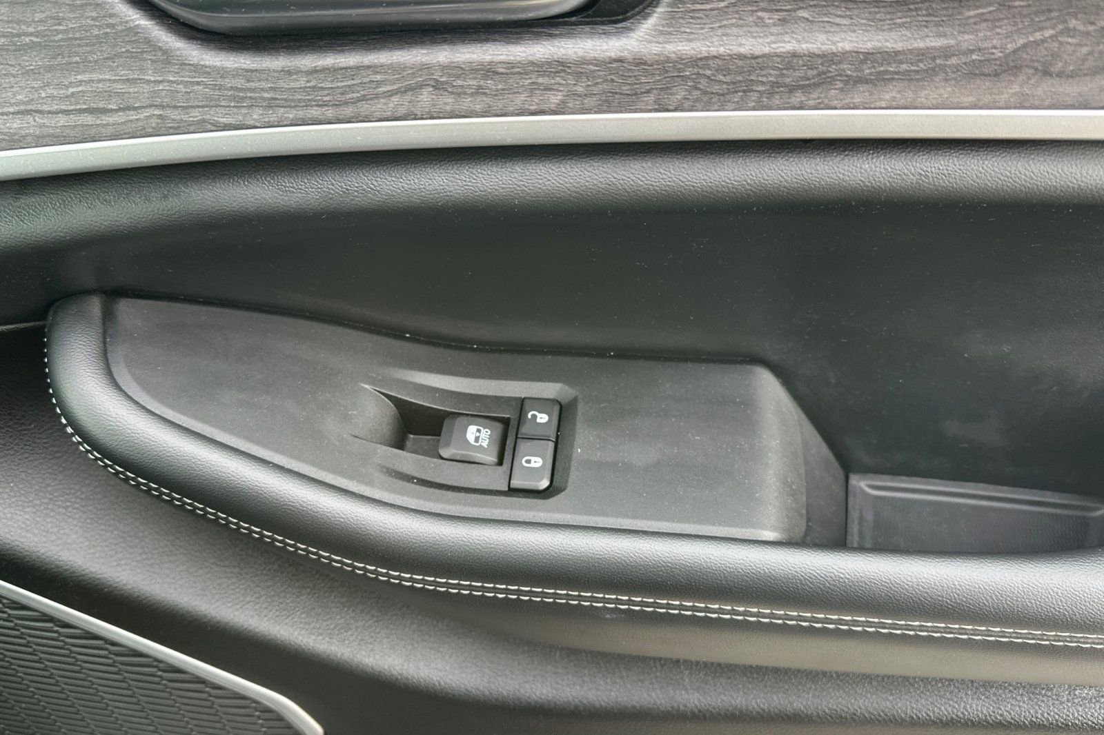 Used 2022 Jeep Grand Cherokee Limited 4xe w/ Luxury Tech Group II image 21