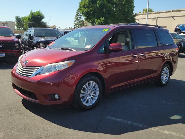 Used 2014 Toyota Sienna XLE FWD image 34