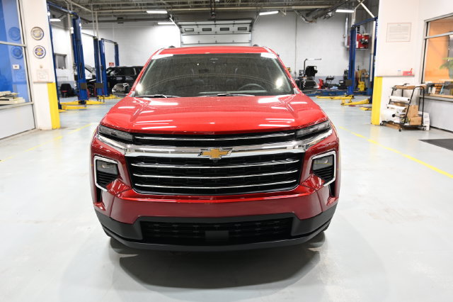New 2027 Chevrolet Traverse LT w/ Driver Confidence Package FWD image 2