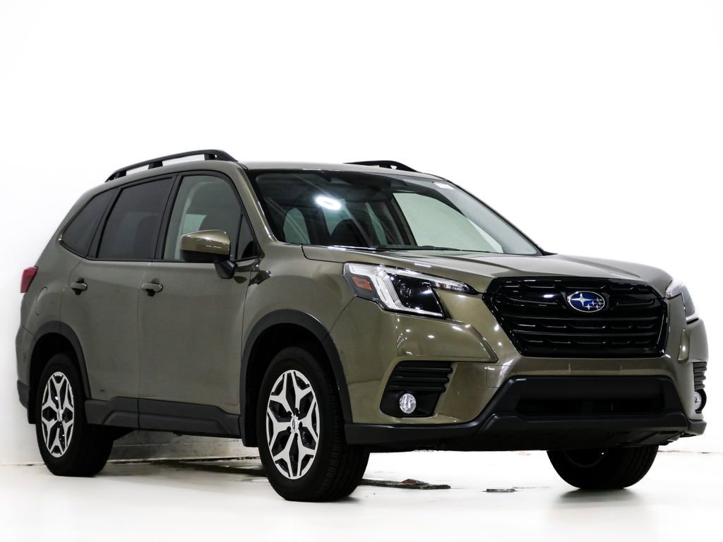 Used 2023 Subaru Forester Premium AWD/4WD image 1