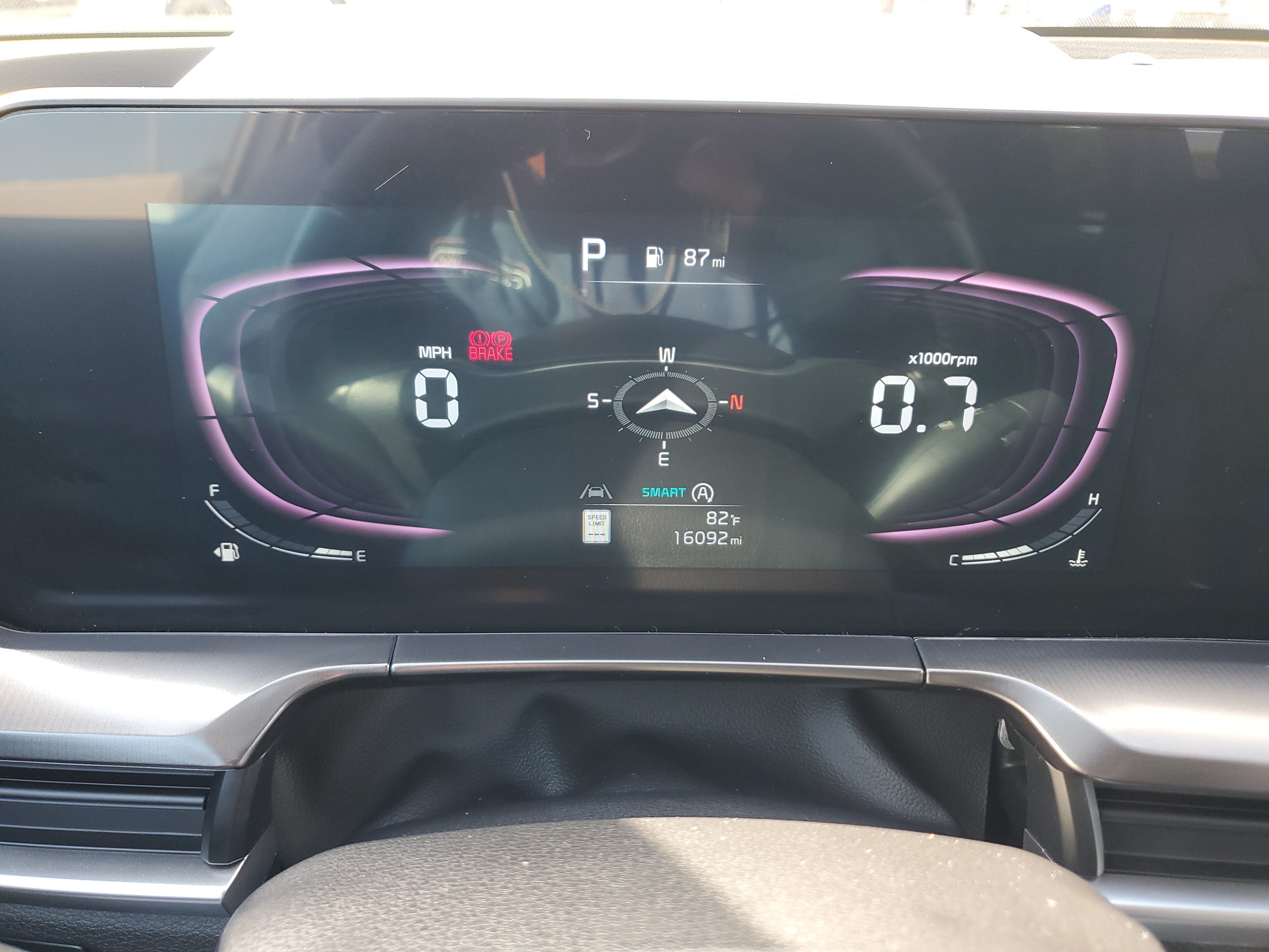 Used 2024 Kia Telluride LX FWD image 30