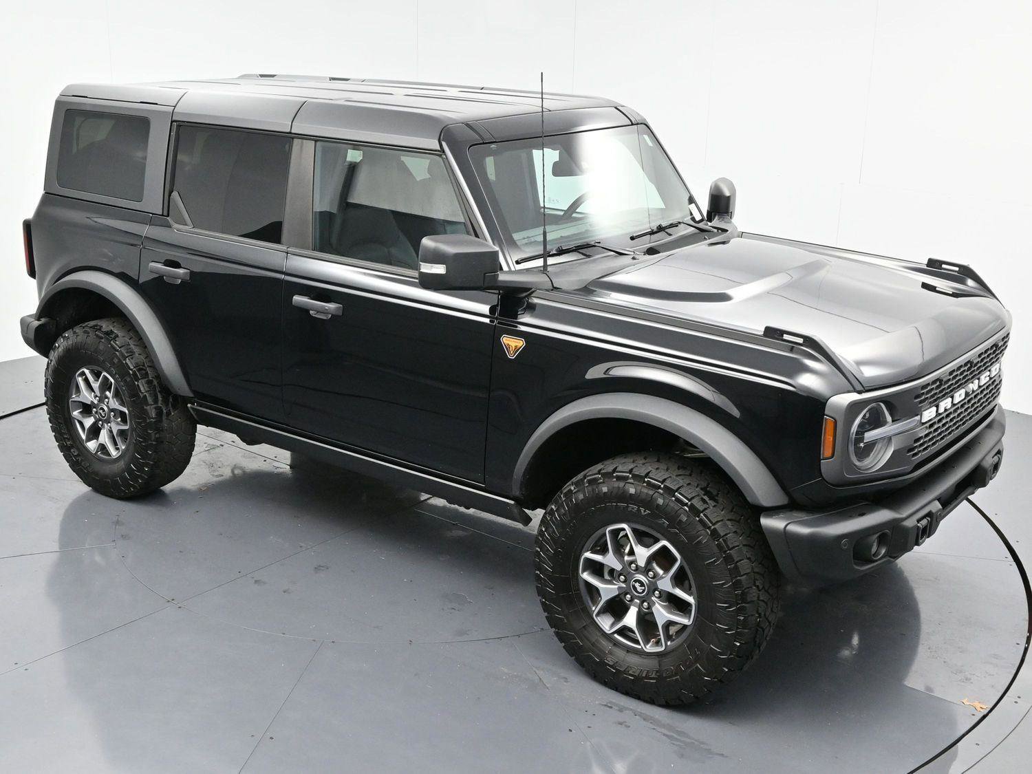 Used 2023 Ford Bronco Badlands image 42