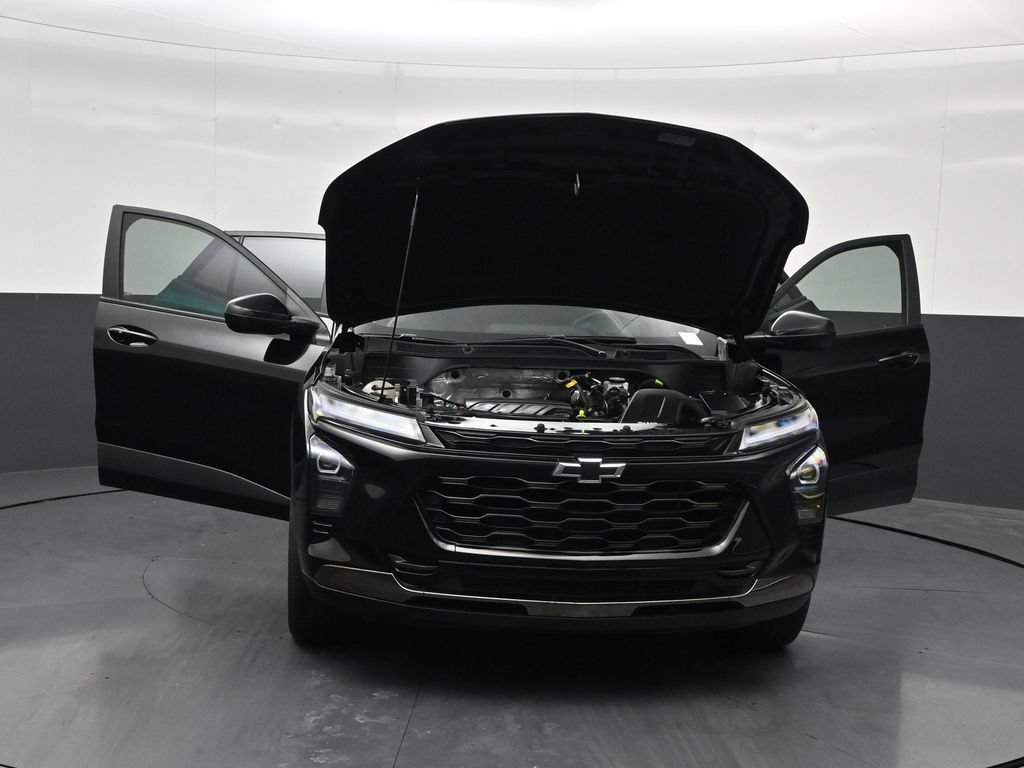 Used 2024 Chevrolet Trax ACTIV w/ Sunroof Package FWD image 42