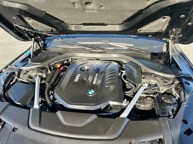 Used 2019 BMW 740i w/ M Sport Package image 31