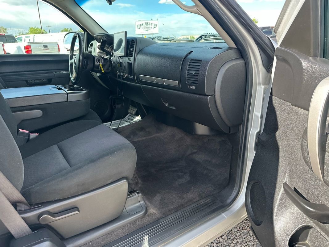 Used 2010 Chevrolet Silverado 1500 LT w/ Power Pack Plus AWD/4WD image 14