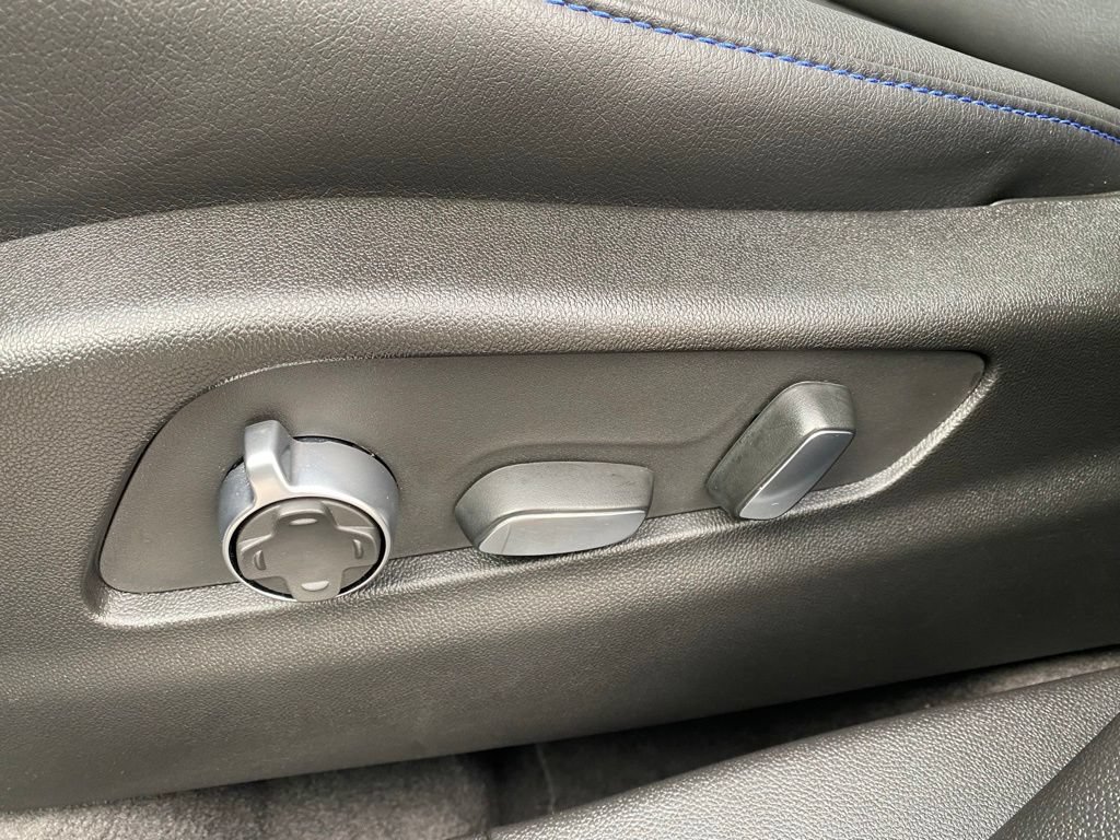 Used 2025 Cadillac XT4 Sport w/ LPO, Floor Liner Package AWD/4WD image 11
