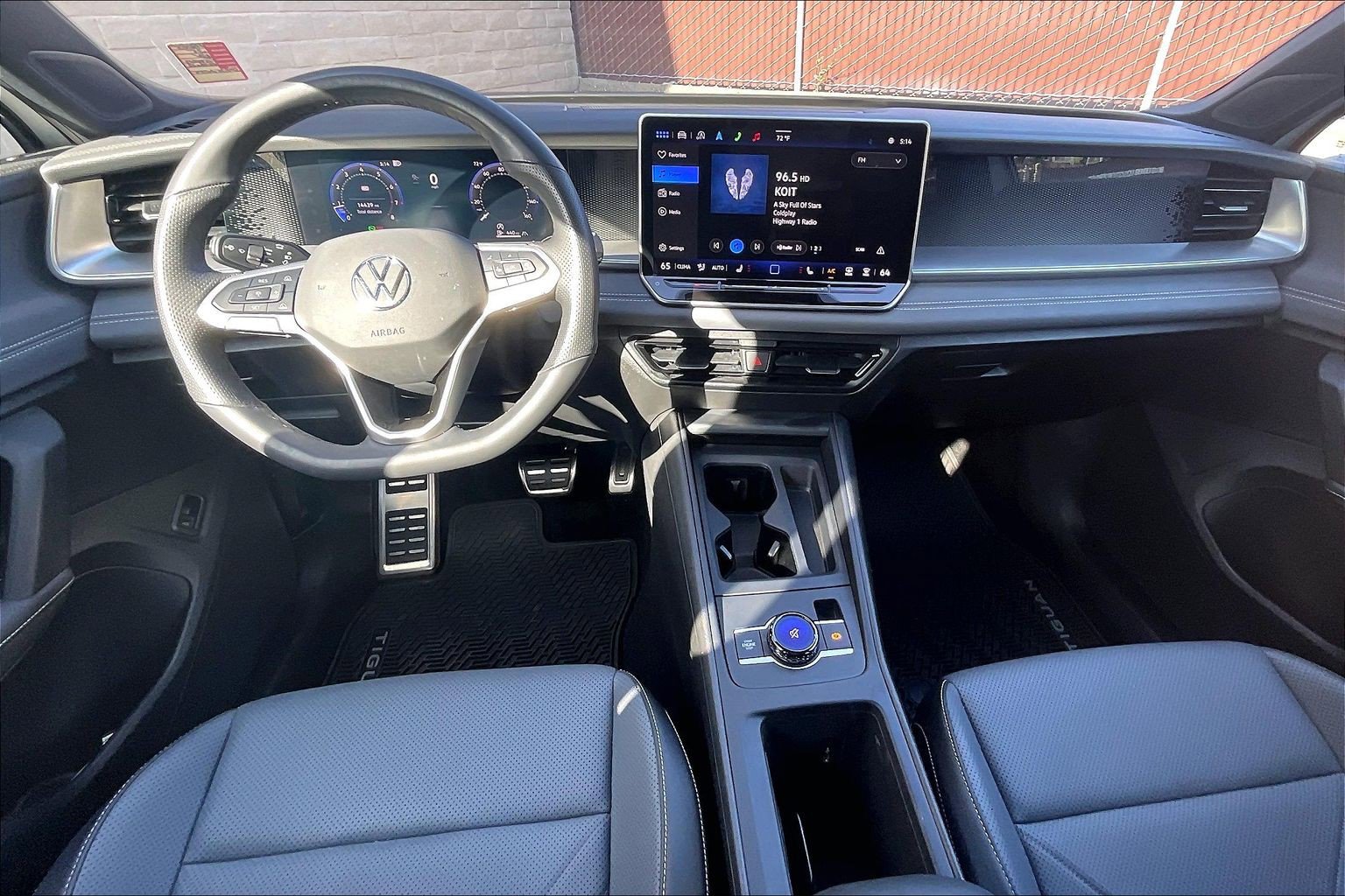 Certified 2025 Volkswagen Tiguan SE R-Line AWD/4WD image 15