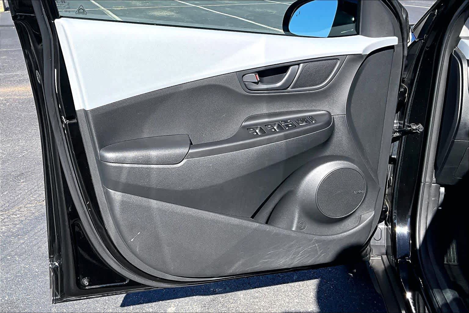 Used 2020 Hyundai Kona SEL Plus image 26