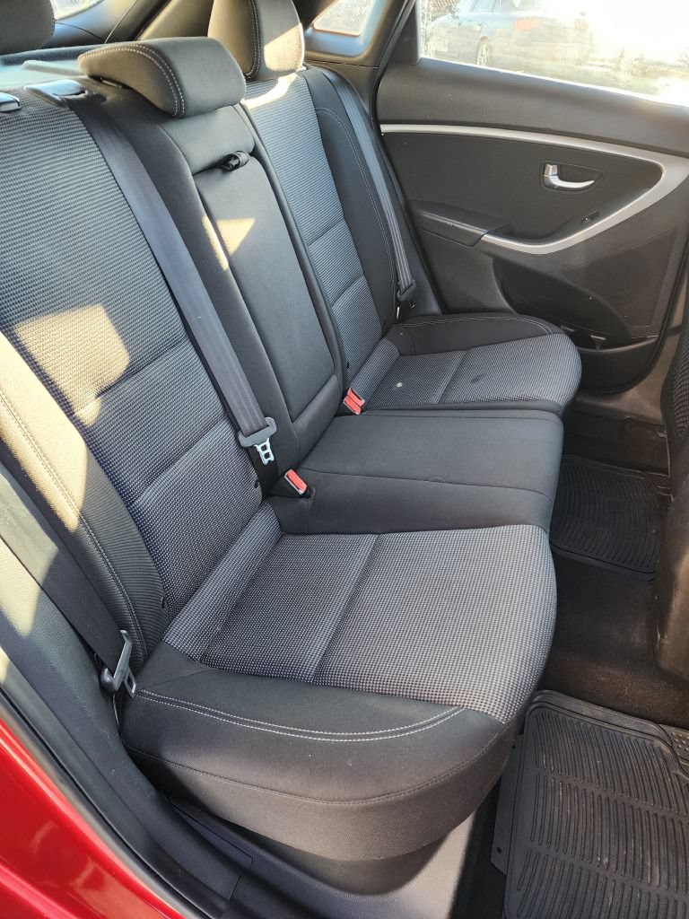 Used 2017 Hyundai Elantra GT FWD image 7