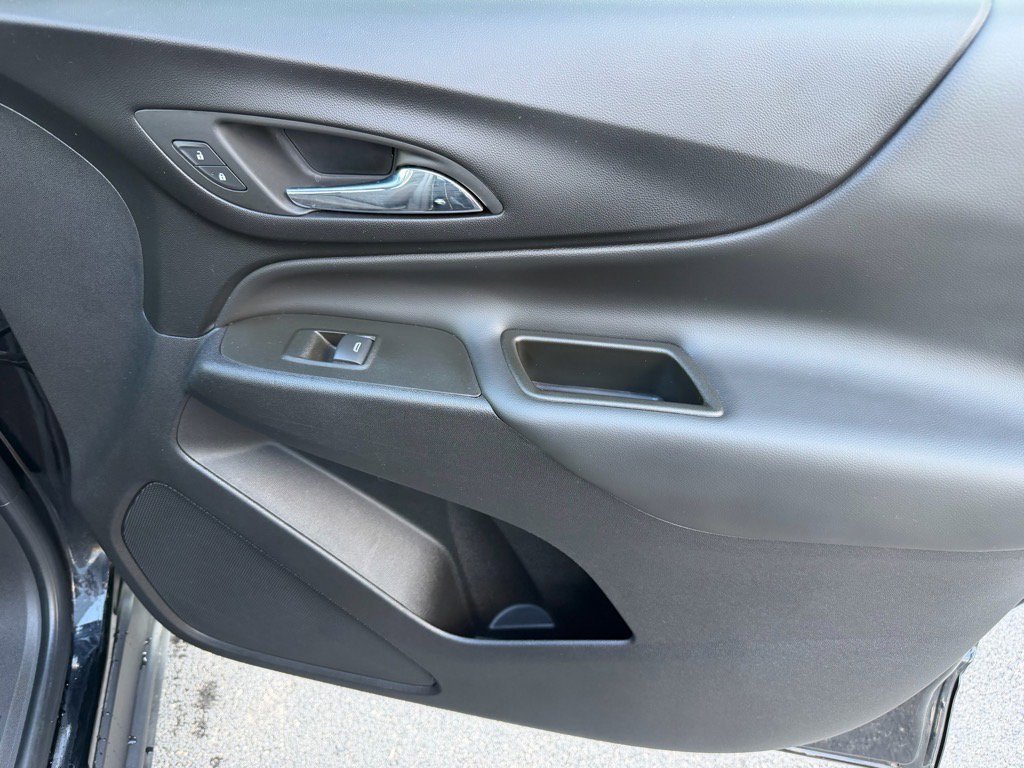 Used 2023 Chevrolet Equinox LT w/ Driver Convenience Package image 31