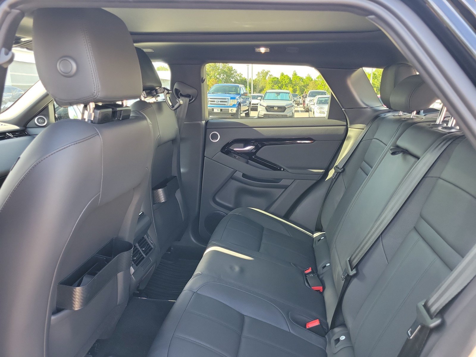 Used 2025 Land Rover Range Rover Evoque S AWD/4WD image 27