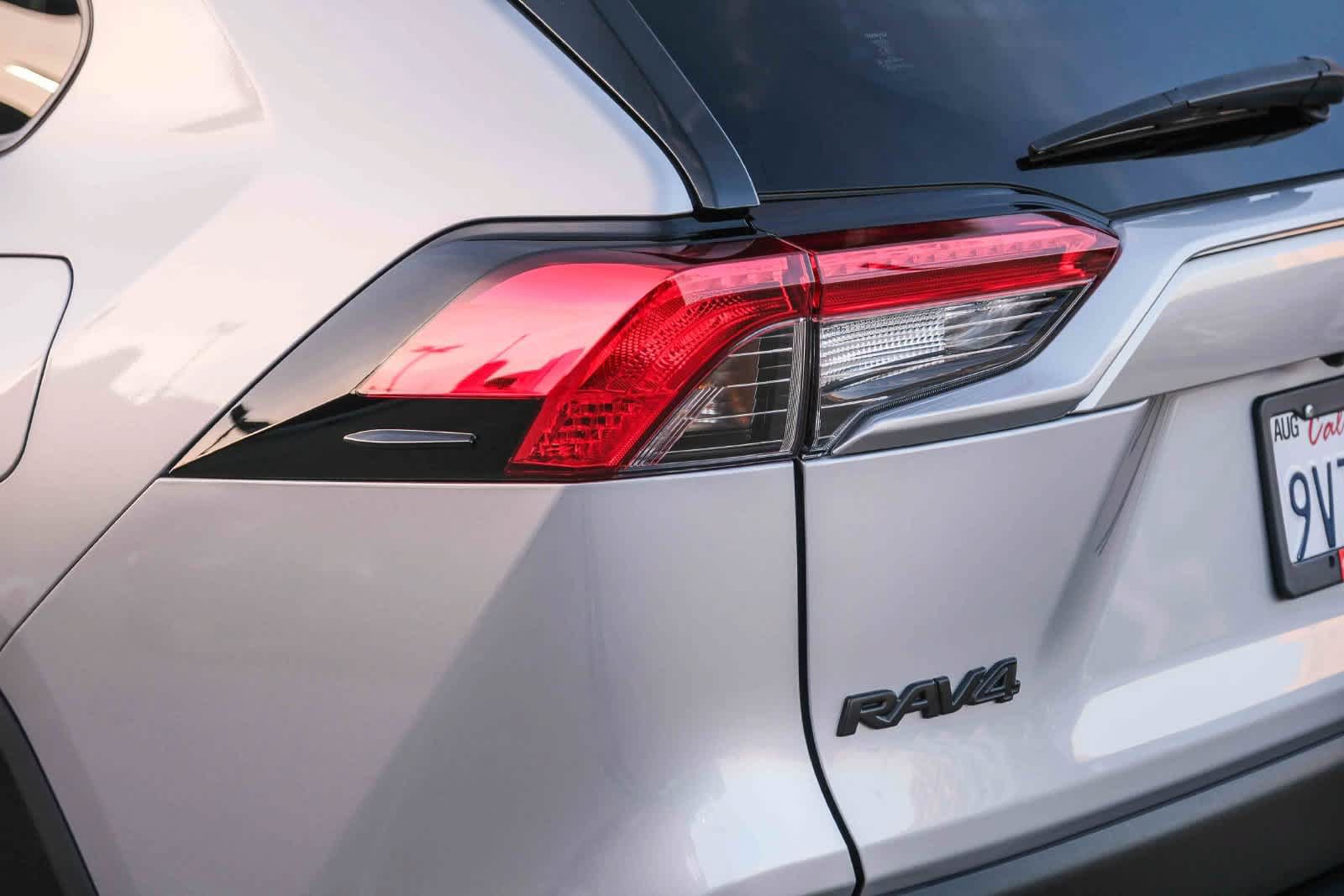 Certified 2025 Toyota RAV4 LE AWD/4WD image 7