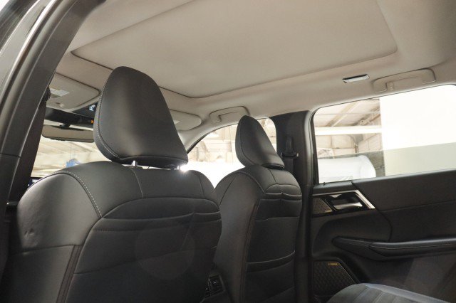 New 2026 Mitsubishi Outlander SE FWD image 22