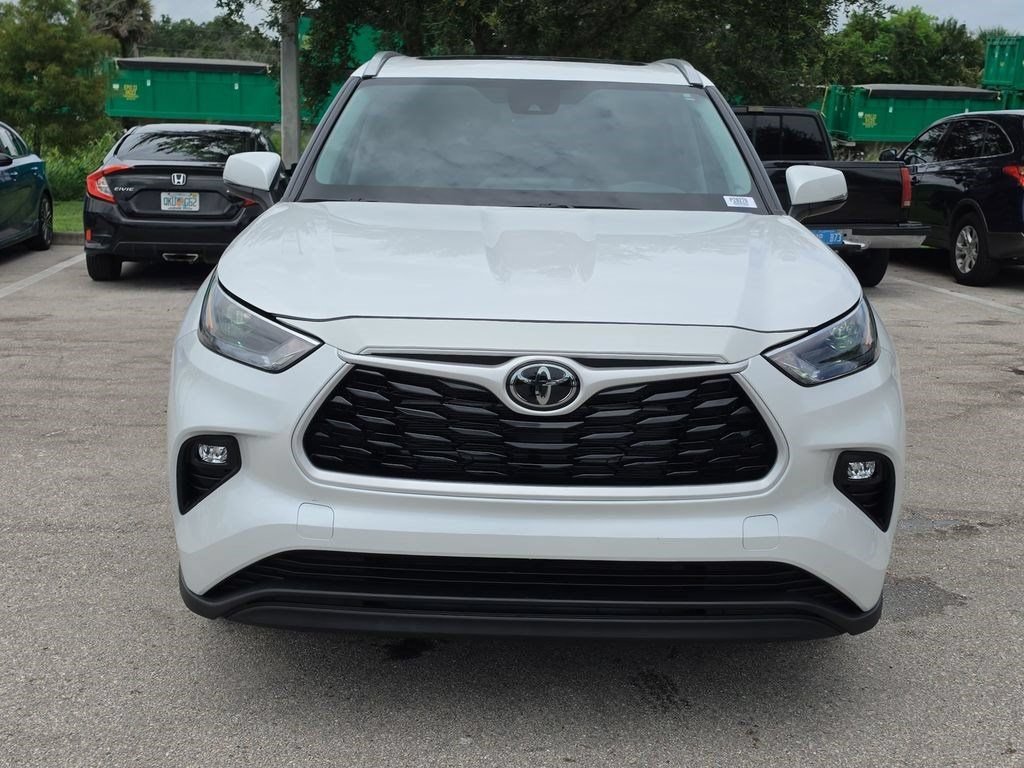 Certified 2026 Toyota Highlander XLE AWD/4WD image 2