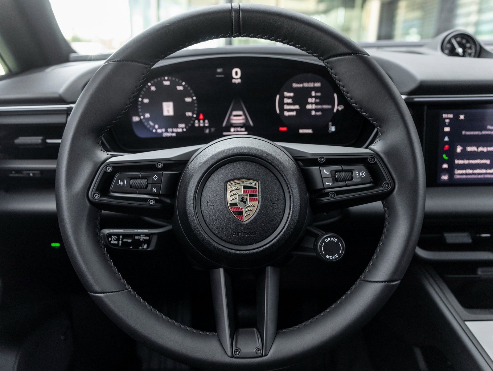 Certified 2025 Porsche Macan Electric image 26