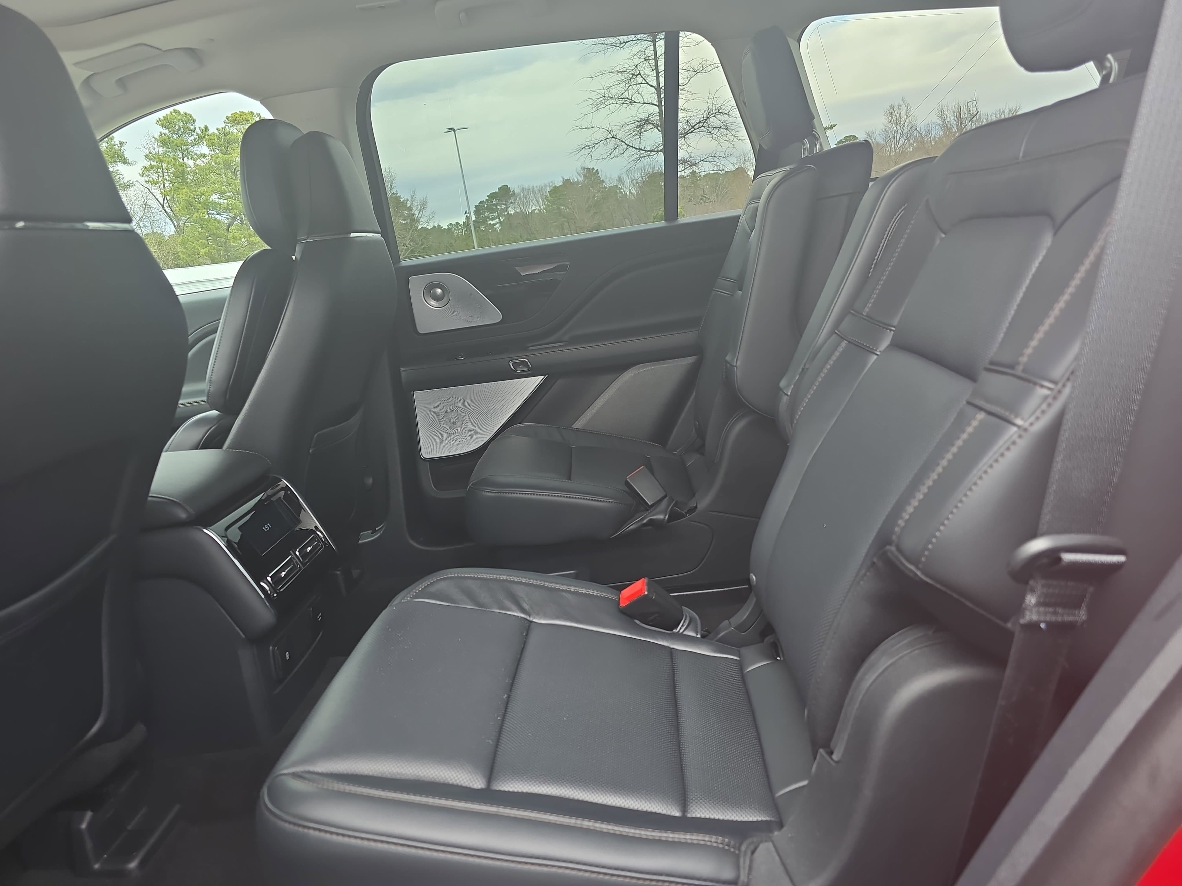 Used 2025 Lincoln Aviator Reserve w/ Equipment Group 201A image 14