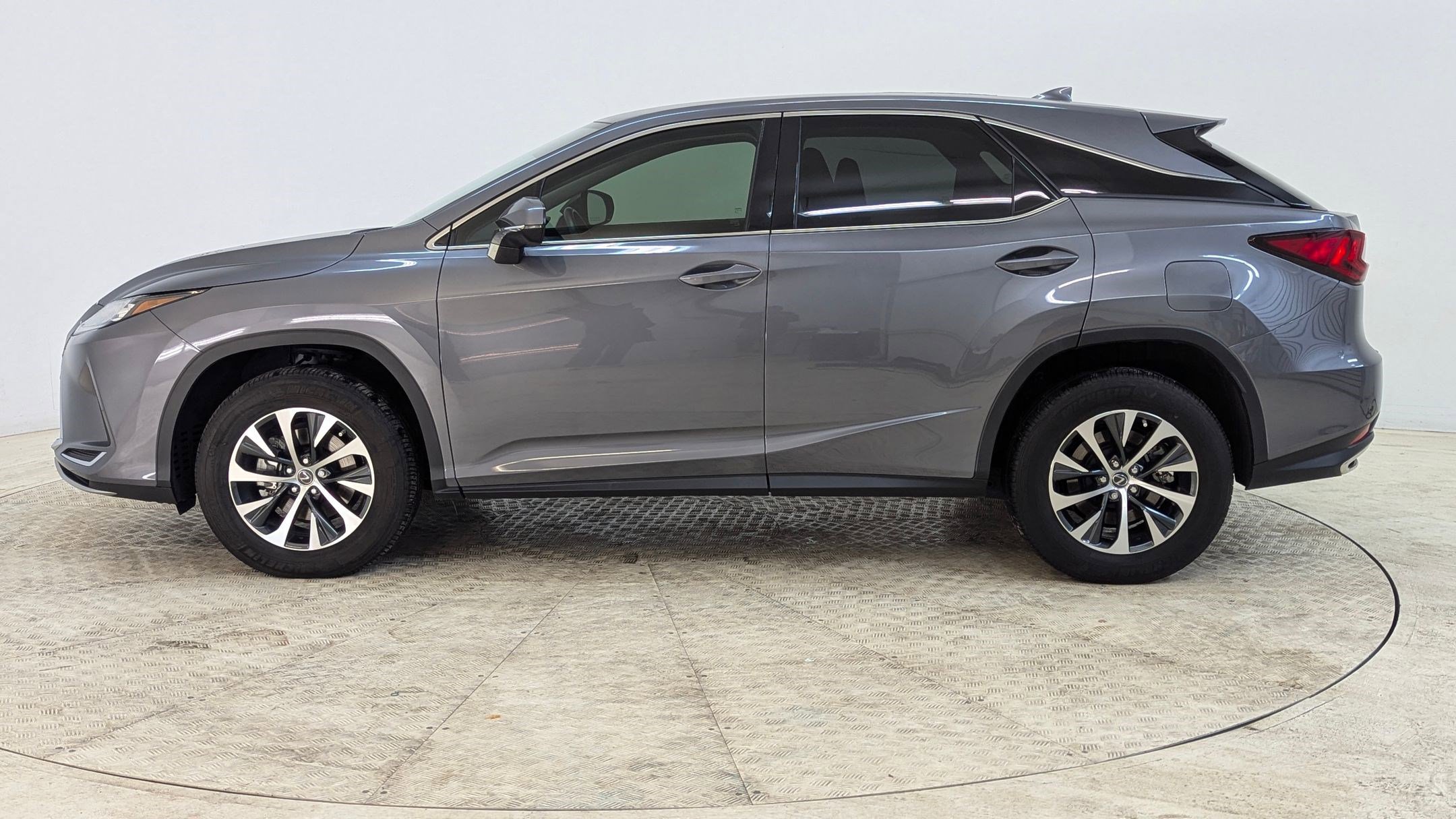 Used 2022 Lexus RX 350 FWD image 2