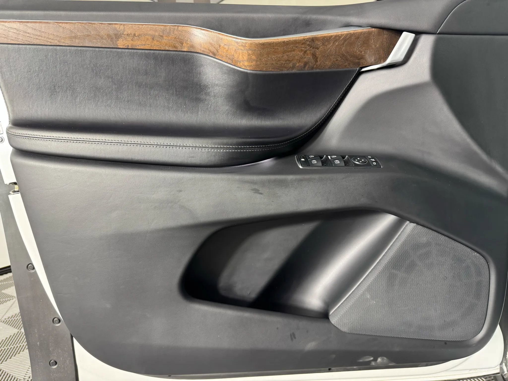 Used 2017 Tesla Model X 100D image 40