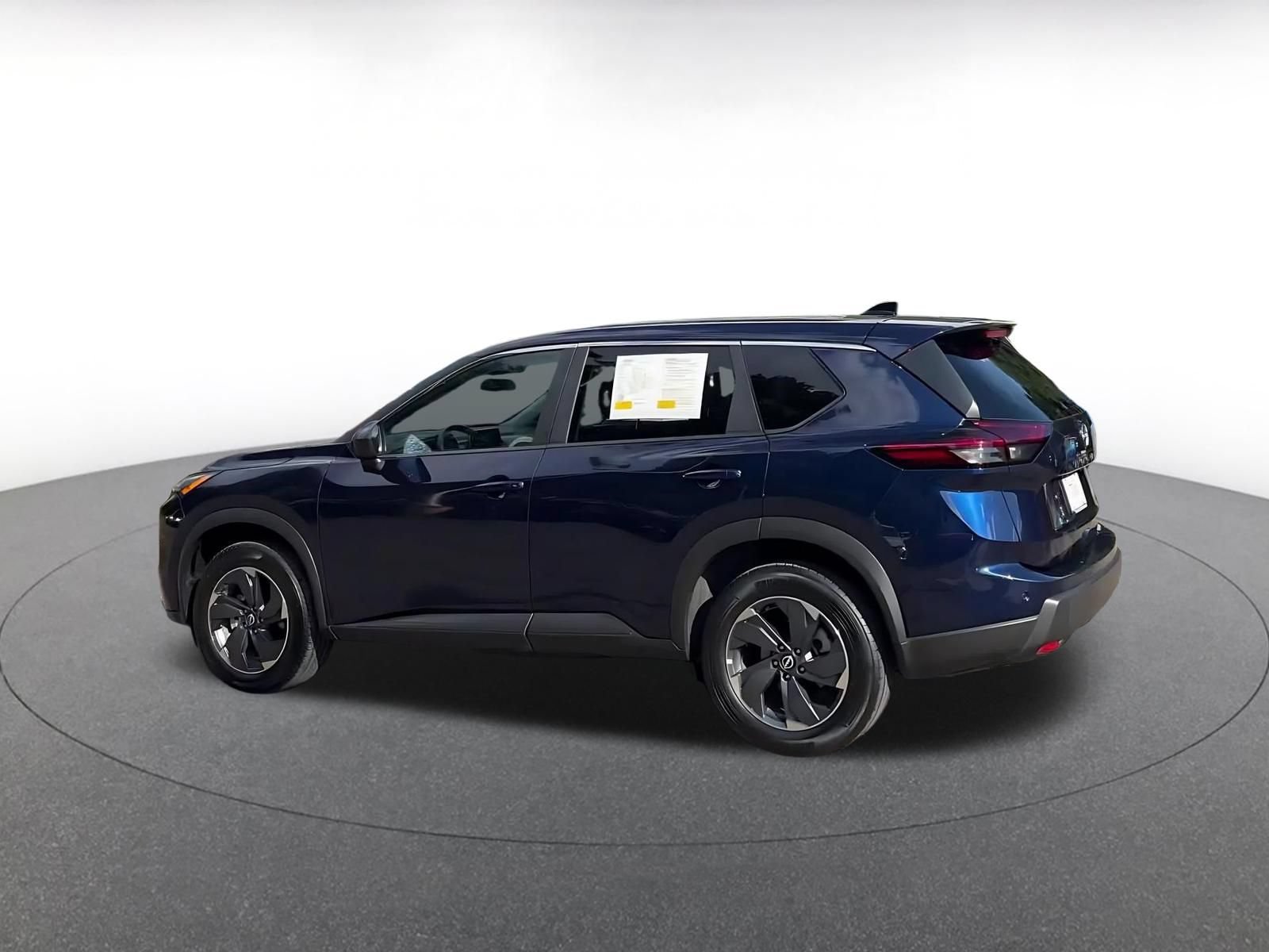 Used 2025 Nissan Rogue SV FWD image 10