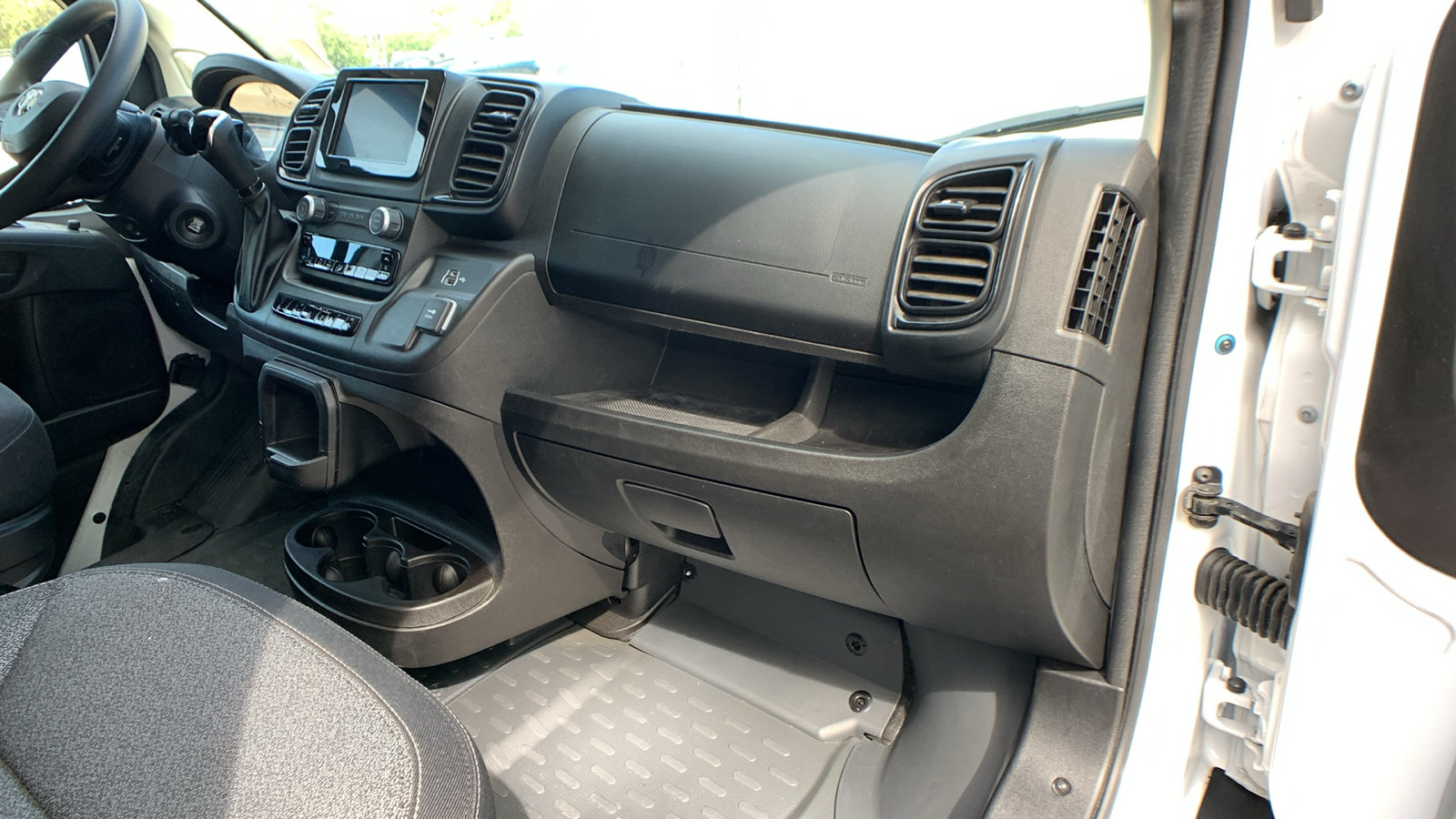 Used 2024 RAM ProMaster 2500 w/ Safety Group FWD image 22
