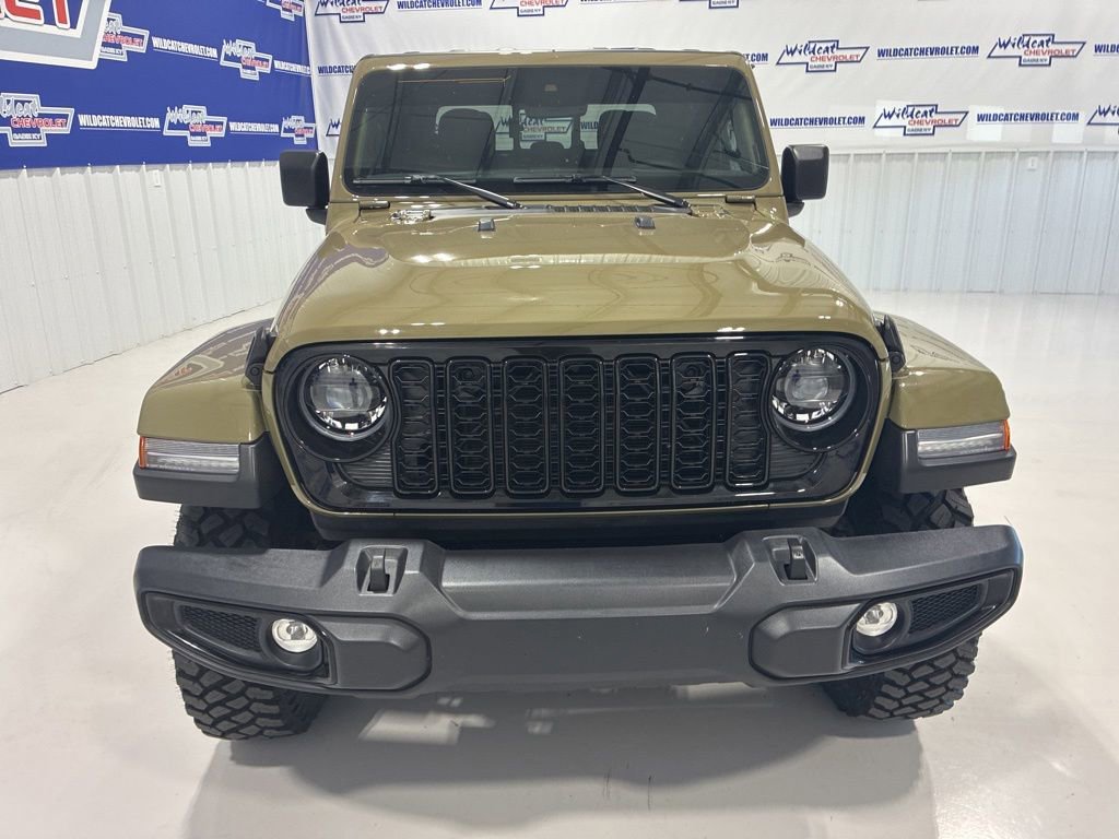 Used 2025 Jeep Gladiator Sport AWD/4WD image 11