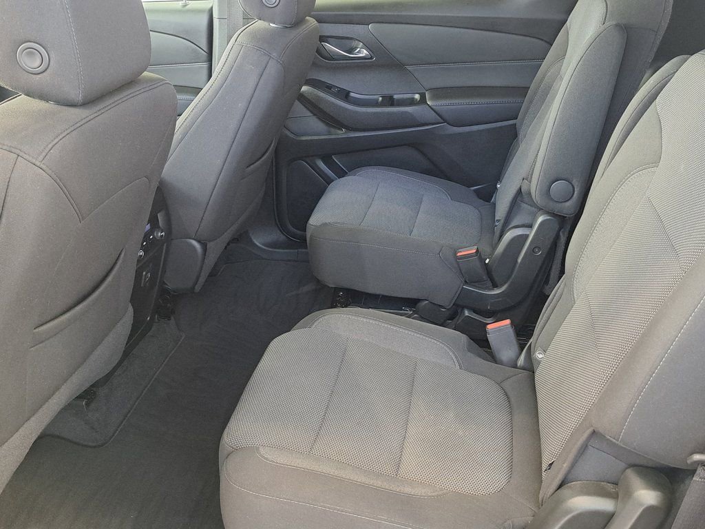 Used 2023 Chevrolet Traverse LT image 28