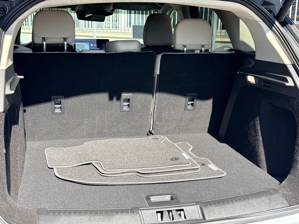 New 2026 Lincoln Corsair Premiere image 11