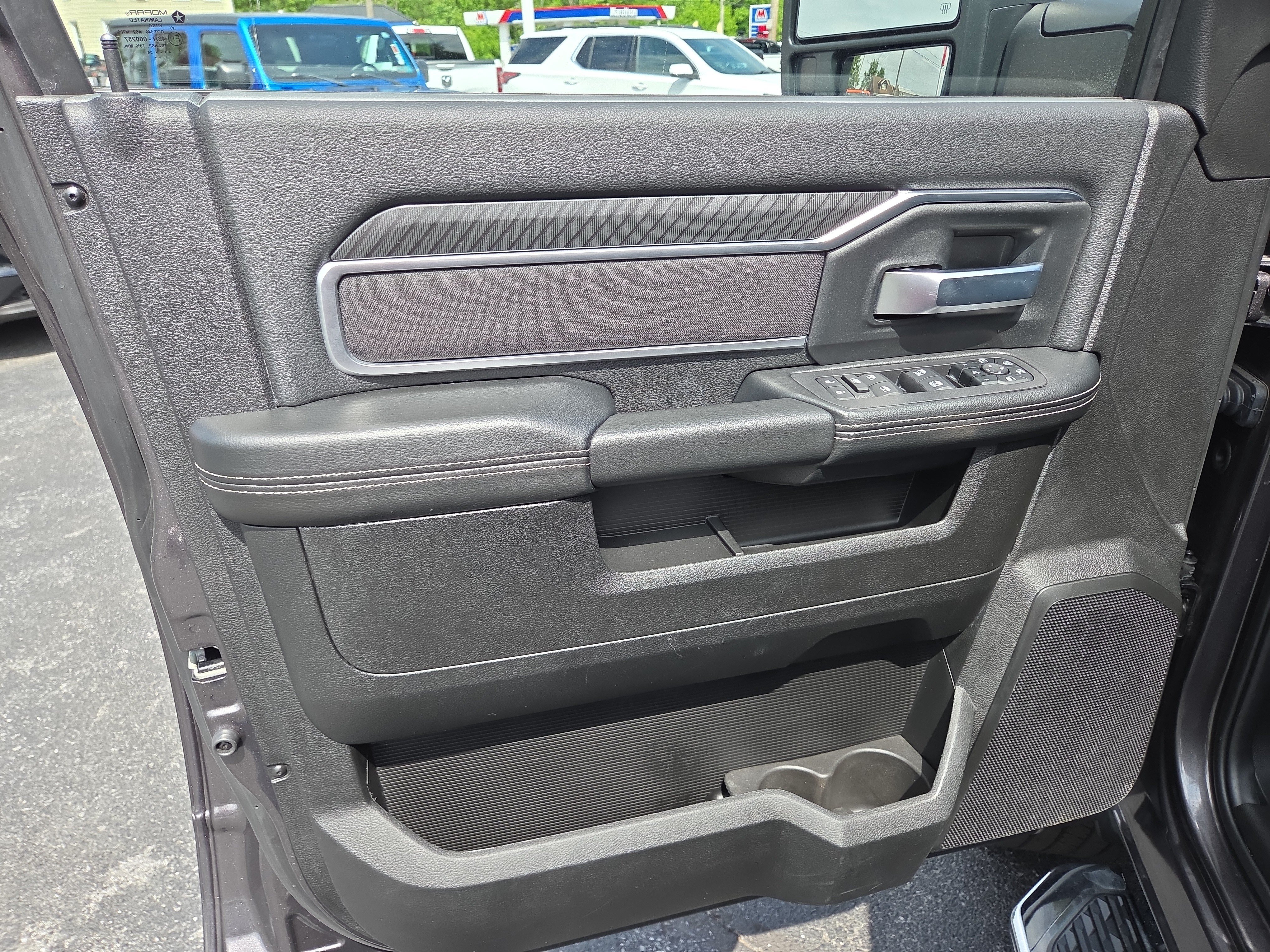 Certified 2025 RAM 2500 Big Horn AWD/4WD image 15