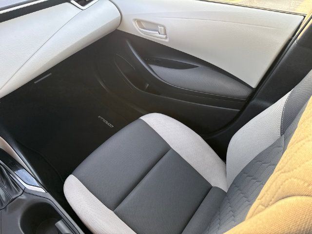 Used 2025 Toyota Corolla LE FWD image 13