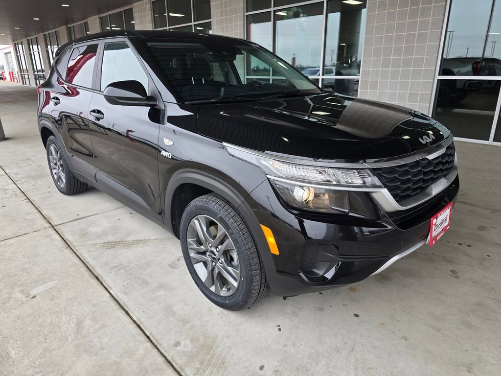 Used 2023 Kia Seltos LX image 6