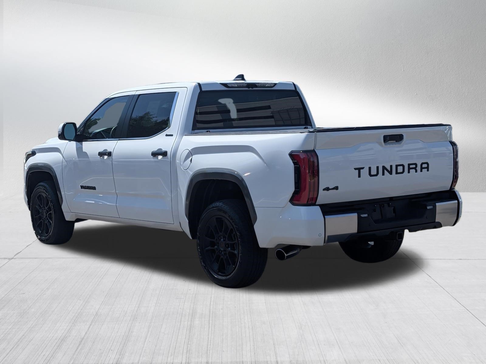 Used 2024 Toyota Tundra Limited AWD/4WD image 5