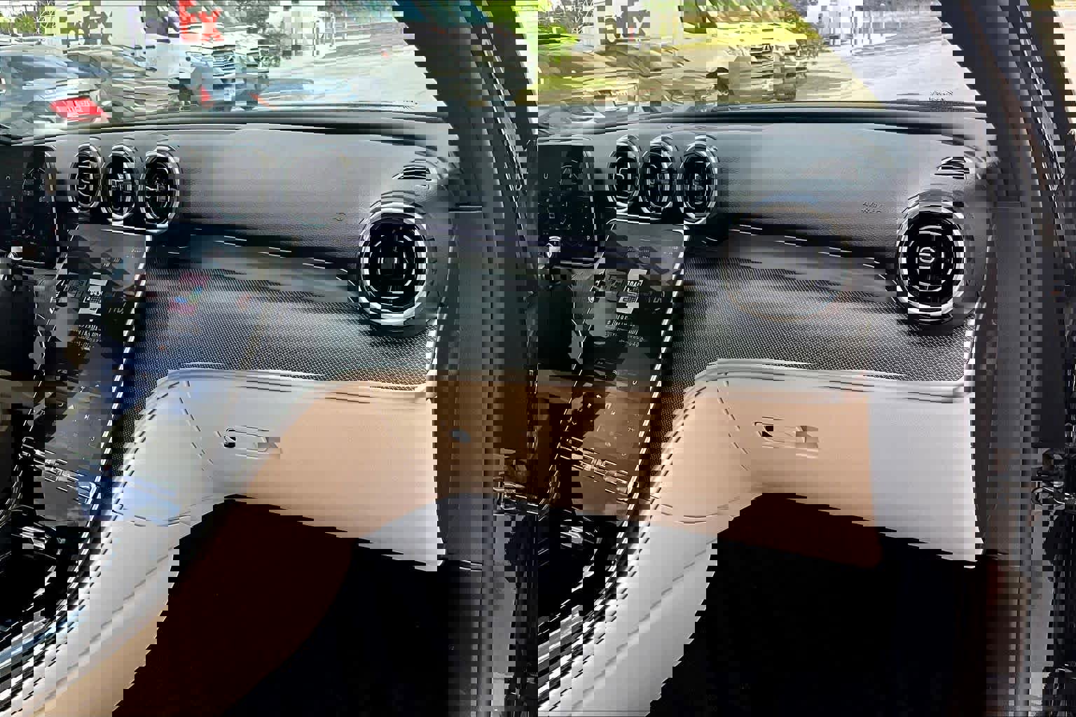 Used 2025 Mercedes-Benz C 300 Sedan image 18