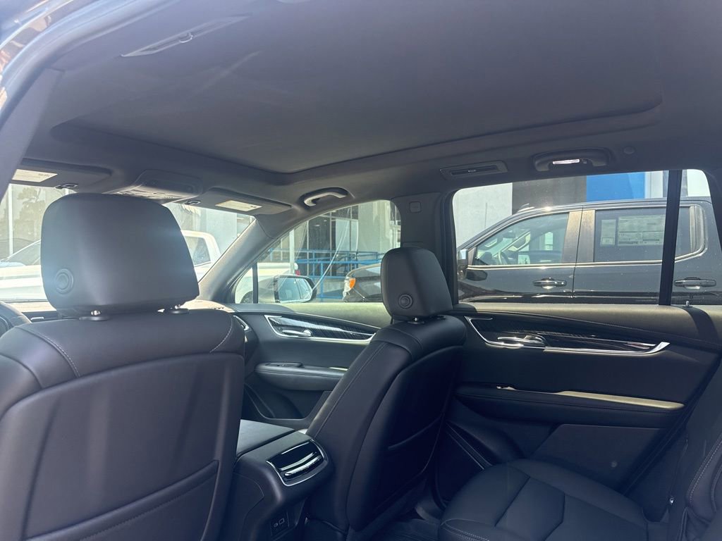 Used 2022 Cadillac XT6 Premium Luxury FWD image 9