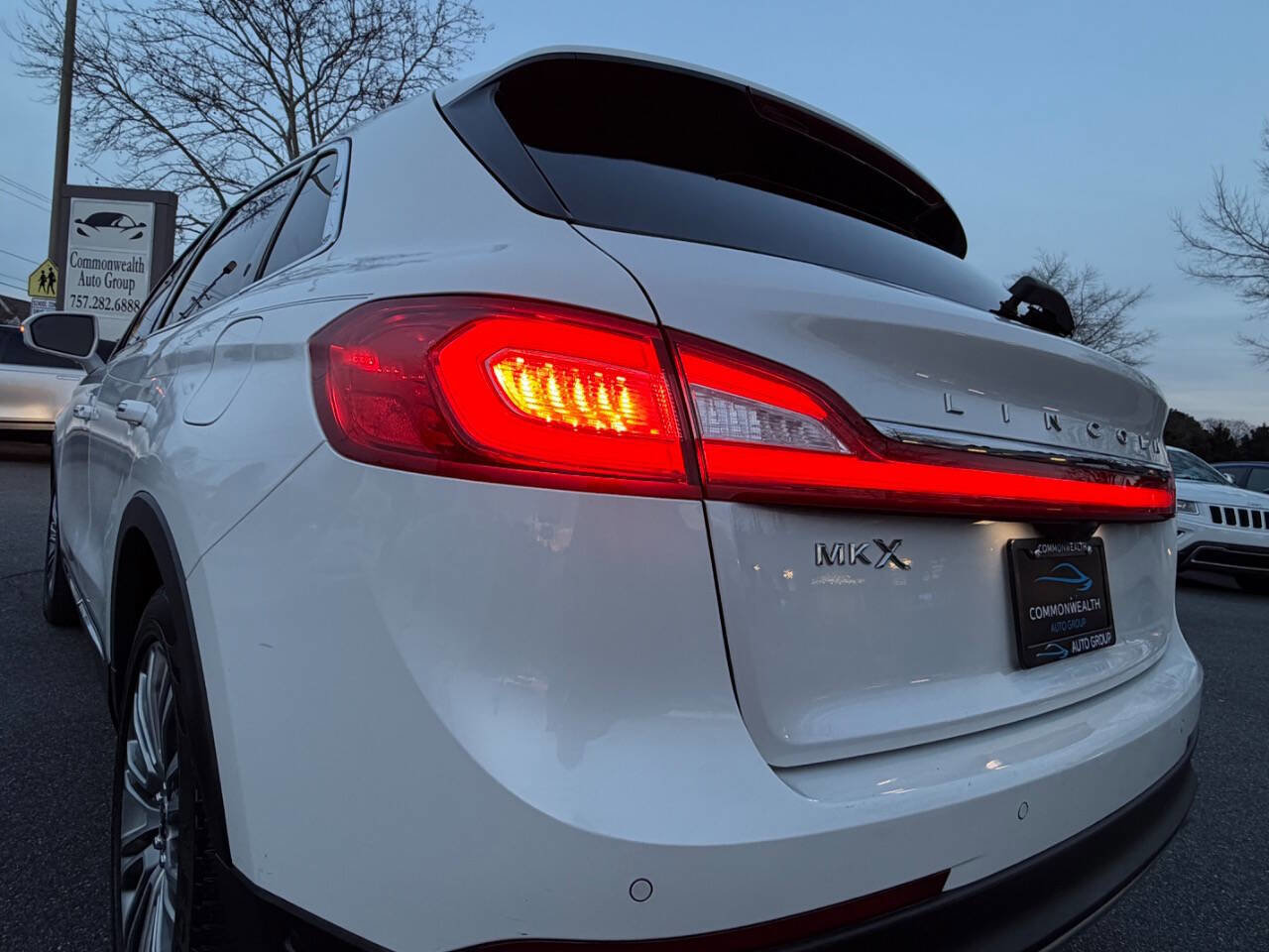 Used 2016 Lincoln MKX Reserve w/ Technology Package image 25