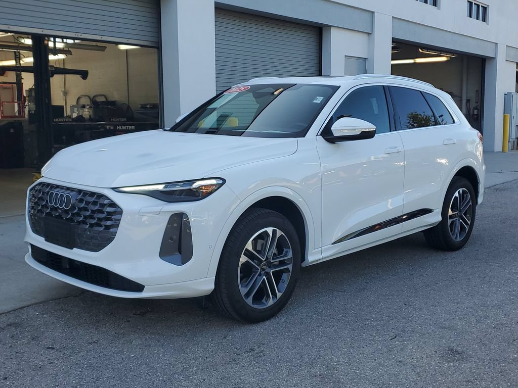 Certified 2025 Audi Q5 Premium w/ Premium Plus AWD/4WD image 8