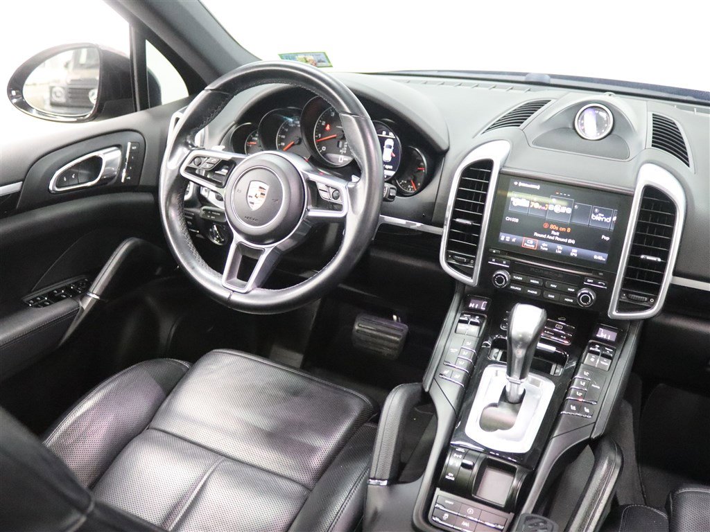 Used 2017 Porsche Cayenne Platinum Edition AWD/4WD image 17
