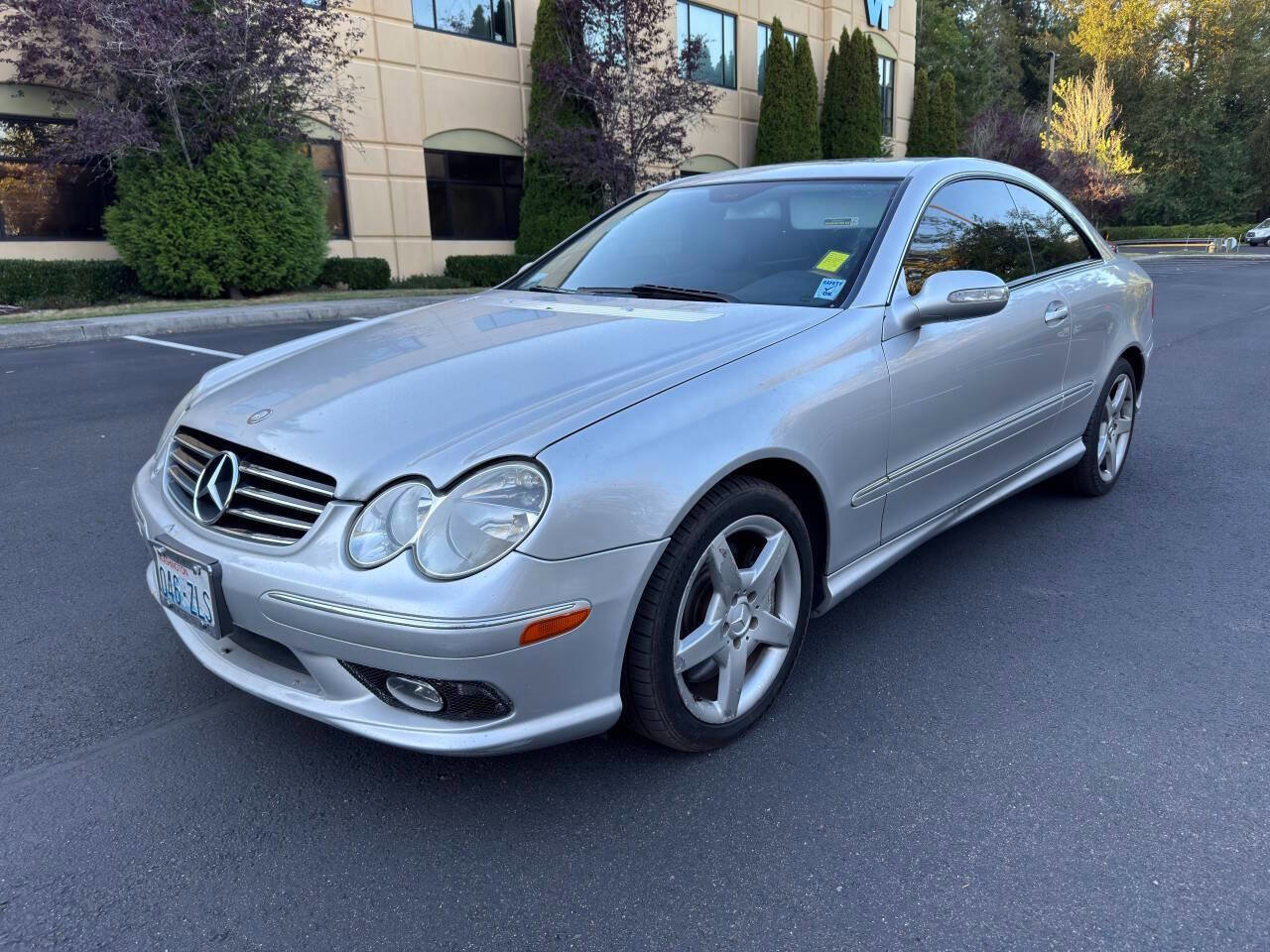Used 2005 Mercedes-Benz CLK 500 Coupe w/ Sunroof Pkg image 1