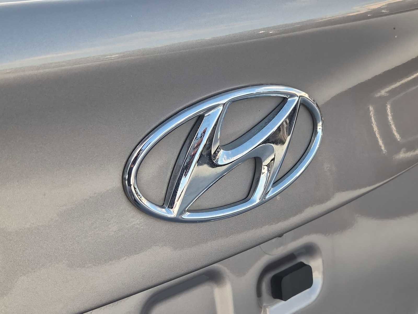 Used 2016 Hyundai Elantra SE w/ Option Group 02 image 10