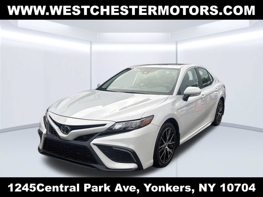 Used 2024 Toyota Camry SE w/ Convenience Package FWD image 1