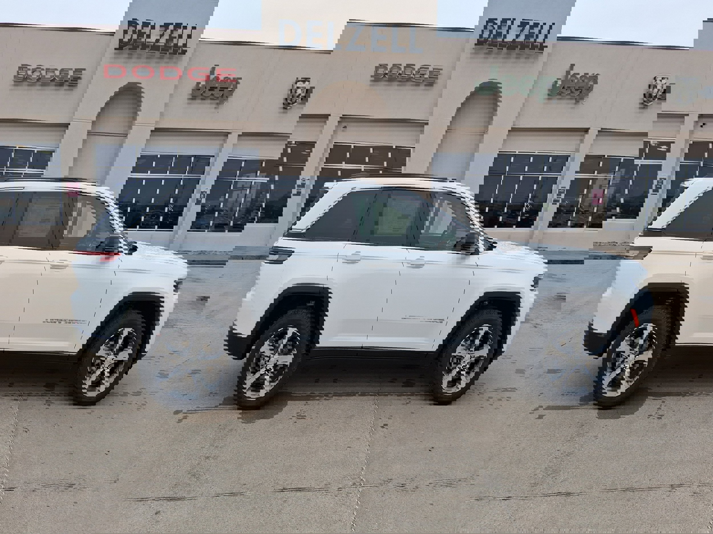 New 2026 Jeep Grand Cherokee Limited image 1