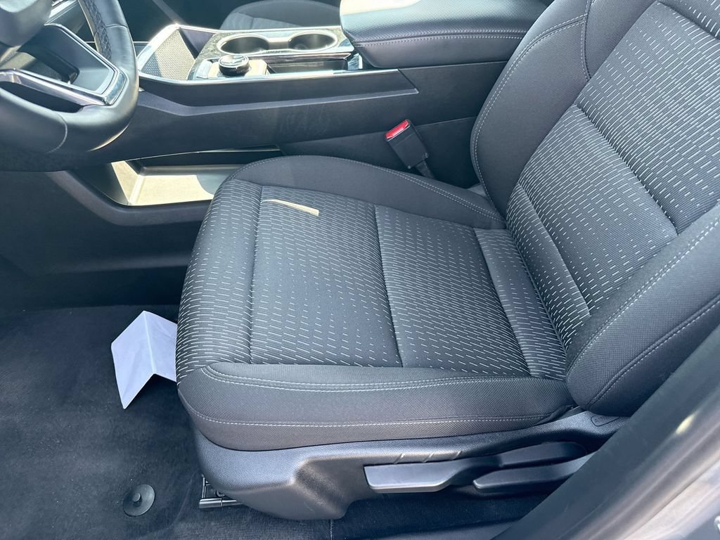 Used 2026 Chevrolet Equinox LT AWD/4WD image 27