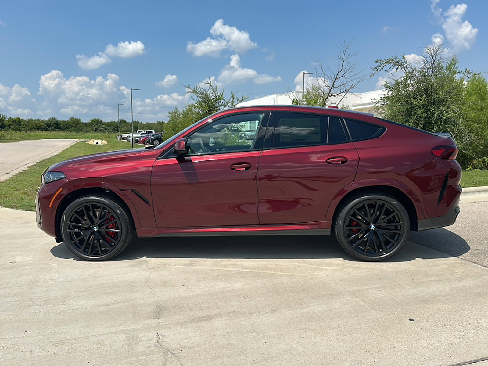 New 2026 BMW X6 xDrive40i w/ Climate Comfort Package image 5